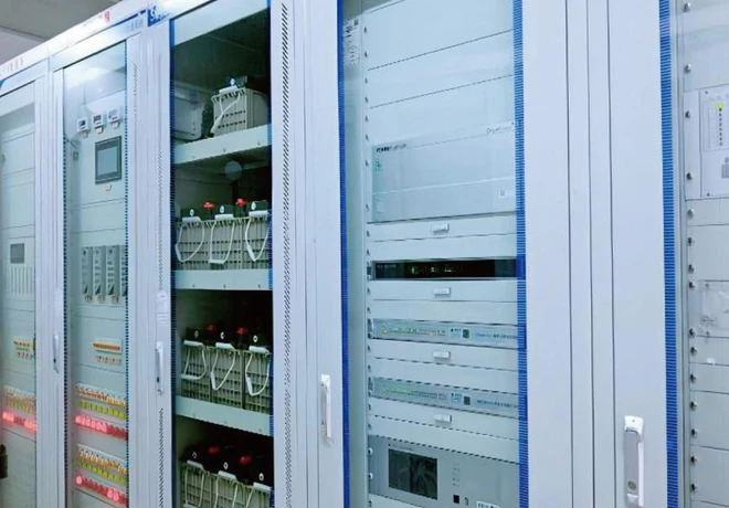 Контейнеры сетеобразующей аккумуляторной системы накопления энергии для микросети отдалённого посёлка